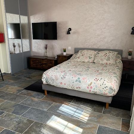 Studio Independant Avec Piscine Et Jardin L'Abergement-Sainte-Colombe Exteriér fotografie