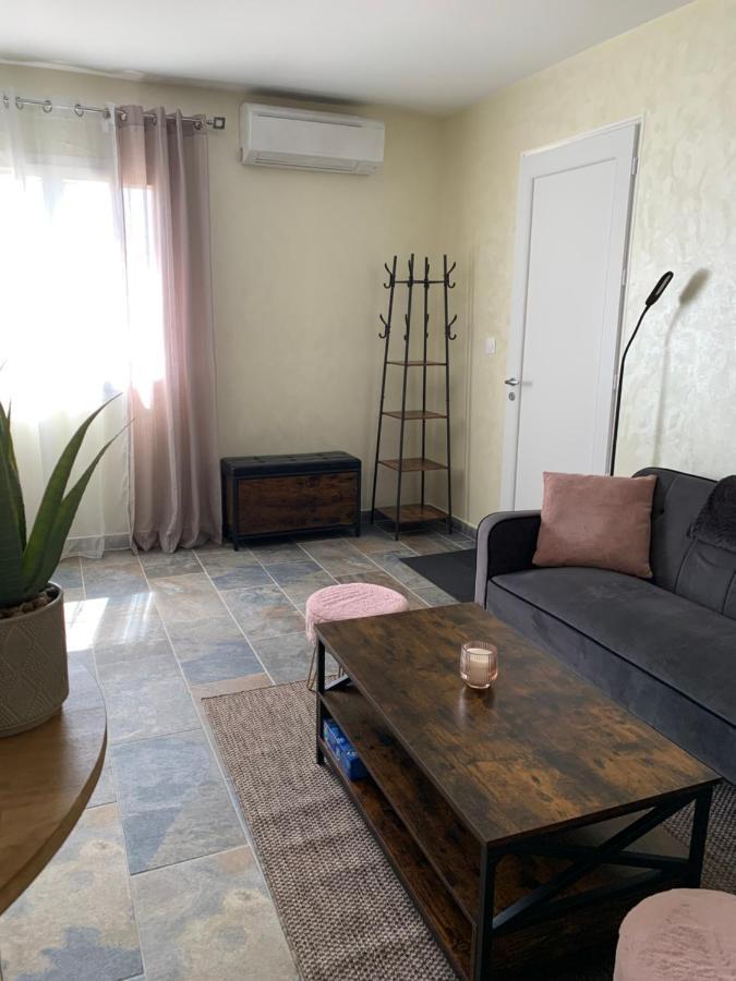 Studio Independant Avec Piscine Et Jardin L'Abergement-Sainte-Colombe Exteriér fotografie